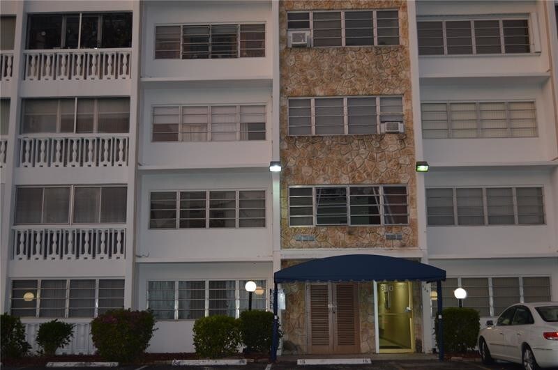 Foto principal - 330 SE 2nd St