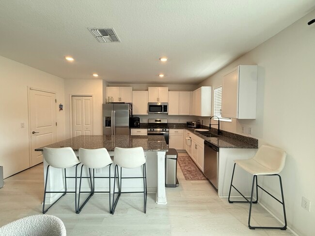 Building Photo - 4011 86th St E