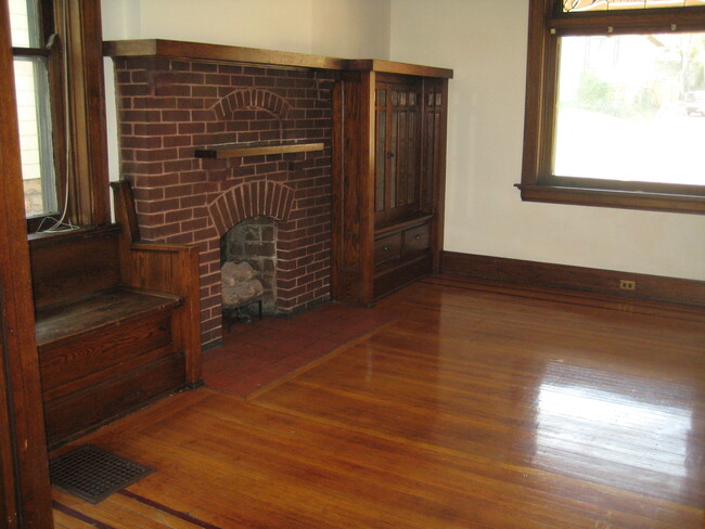 dining room/living room open floor plan - 3564 Outlook Ave