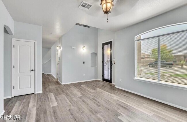 Foto del edificio - 12879 Hidden Grove Dr