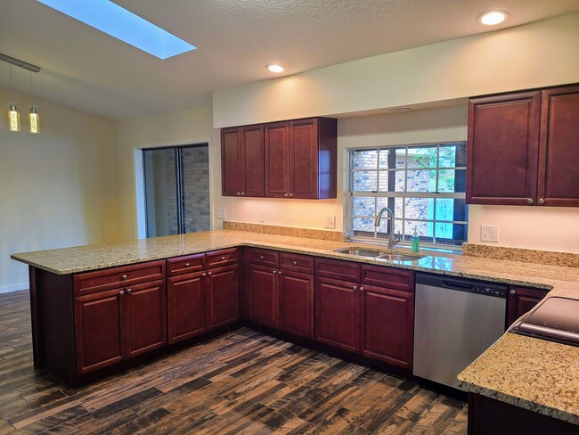 Building Photo - 1320 Sonnet Ct