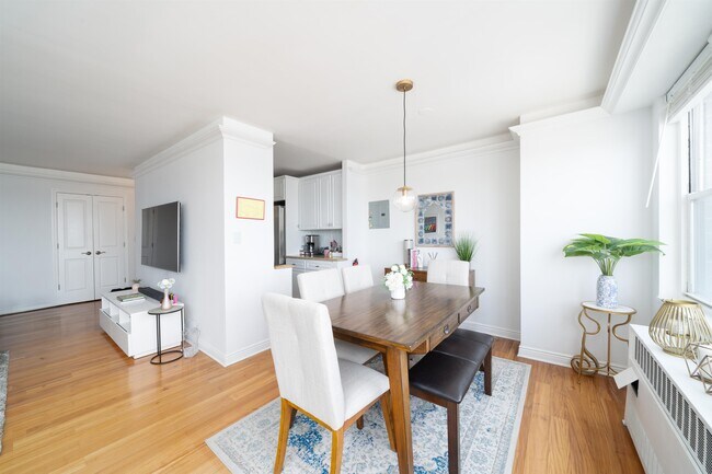 Building Photo - 500 Central Ave