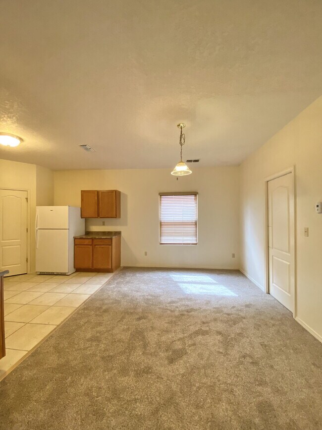Foto del edificio - 4BR - PLUS LOFT and 3 CAR GARAGE