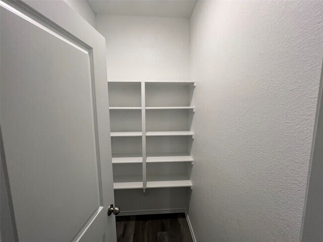Building Photo - 11595 Persimmon St