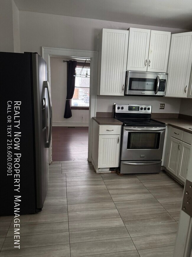 Foto del edificio - 9474 Roxbury Rd