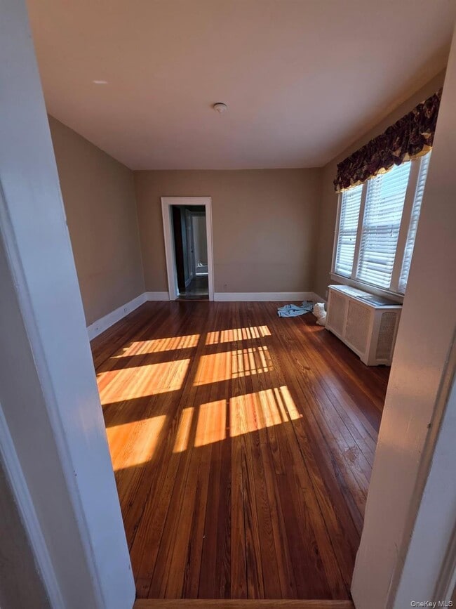 Foto del edificio - 69-35 Hessler Ave