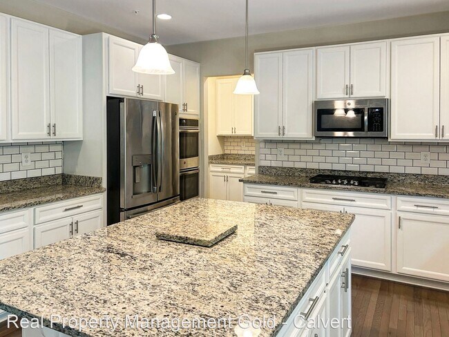 Foto del edificio - 5 br, 3.5 bath House - 3269 Maywood Ct.