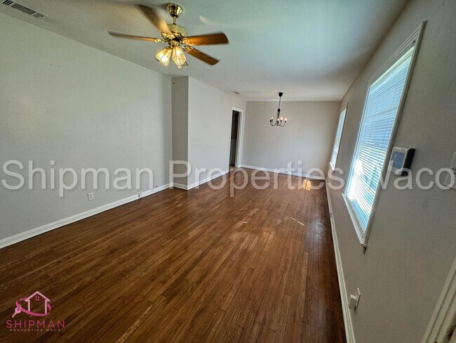 Building Photo - 900 N 62nd St