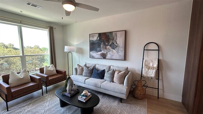 Foto del edificio - 1701 Simond Ave Ave