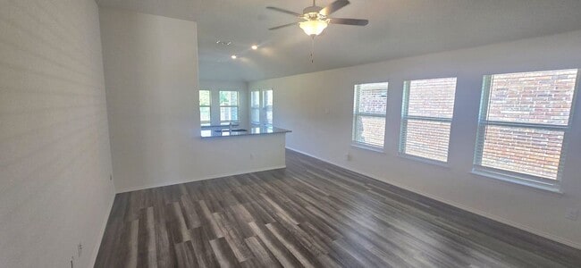 Building Photo - 1350 Acmite Ave