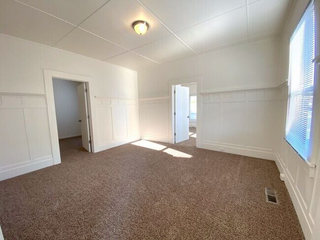 Building Photo - Pet Friendly 3 Bedroom Home in South Salinas
