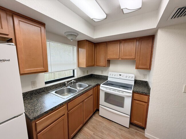 Foto del edificio - 1362b Boylan Ave