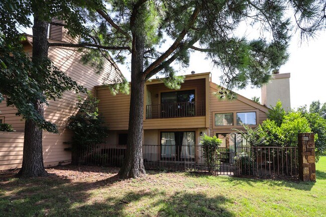 Building Photo - Beautiful Gated Community With Corner Lot ...