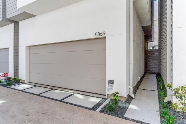Foto del edificio - 5869 E Post Oak Ln