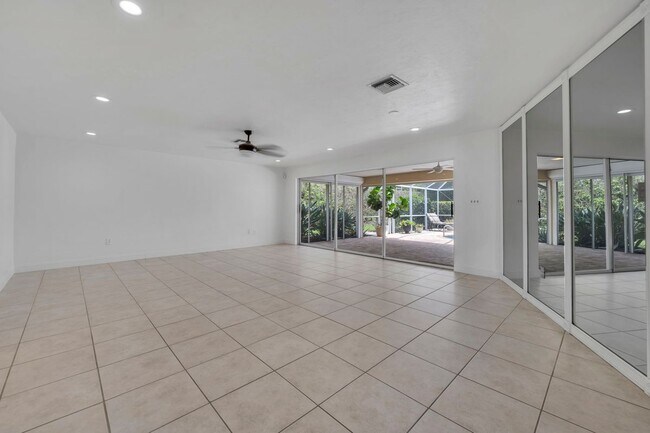 Building Photo - 656 Binnacle Dr