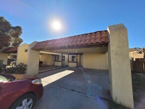 Building Photo - 2630 S Virginia Dr