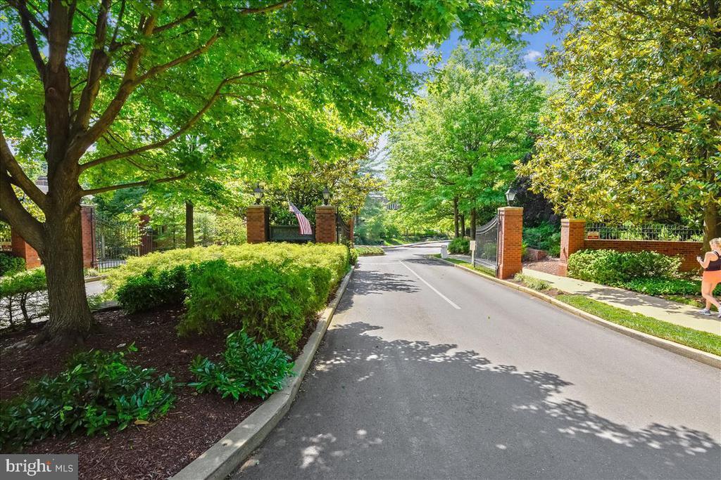 Foto principal - 3927 Georgetown Ct NW