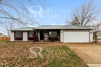 Building Photo - 2 Country Wood Ln