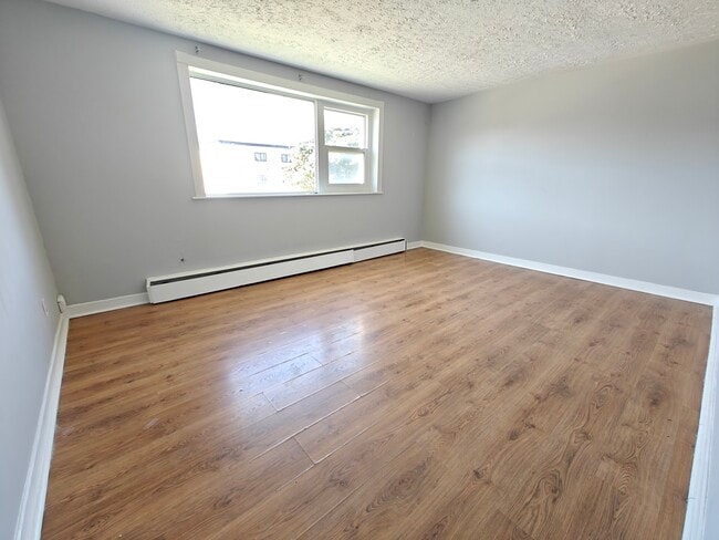 Building Photo - 105 Pinecrest Dr