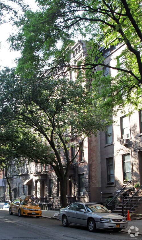 Foto del edificio - 408-410 W 51st St