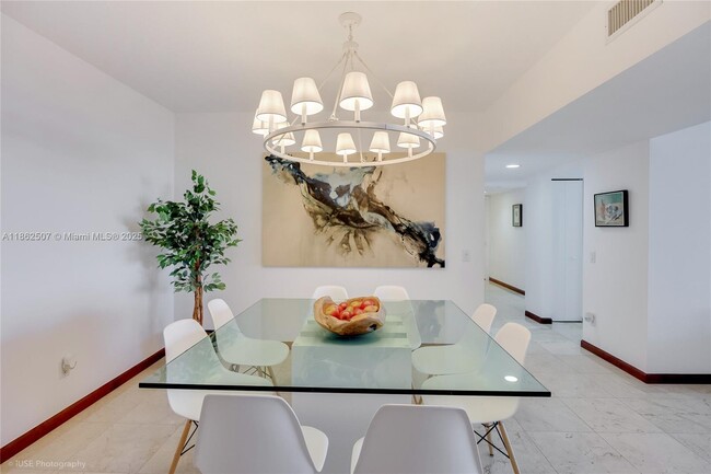Foto del edificio - 21055 Yacht Club Dr