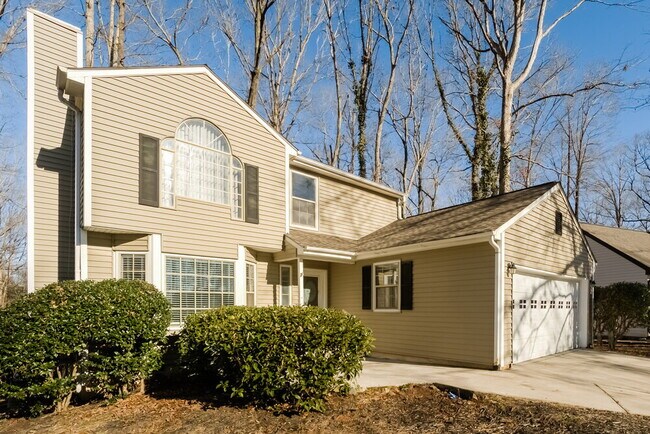 Building Photo - 25 Valley Brook Dr