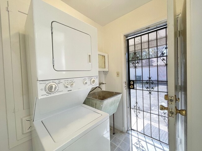 Foto del edificio - 2788-2790 &amp; 2792 4th Avenue