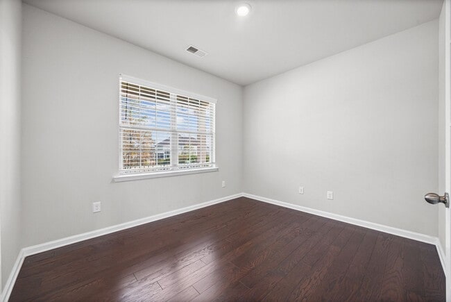 Building Photo - Beautiful 4-bed 3.5 bath in The Palisades of South Charlotte!