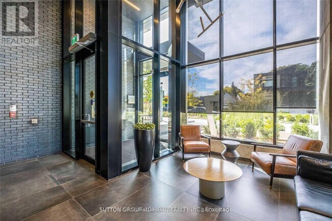 Building Photo - 7 Smith Crescent