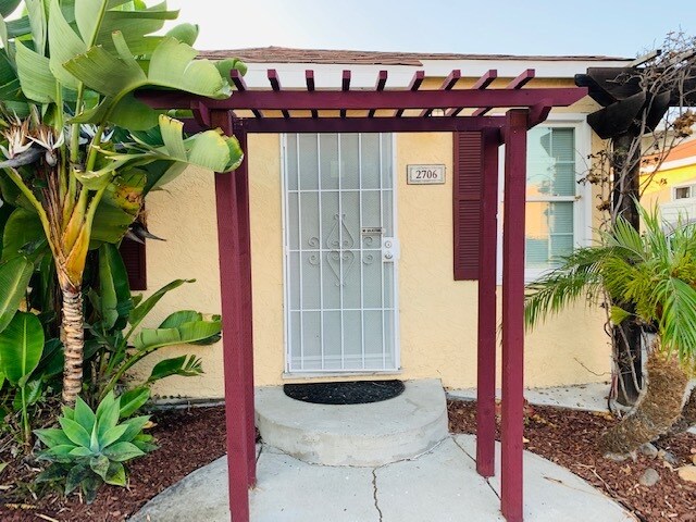 Building Photo - 2706 Monroe Ave