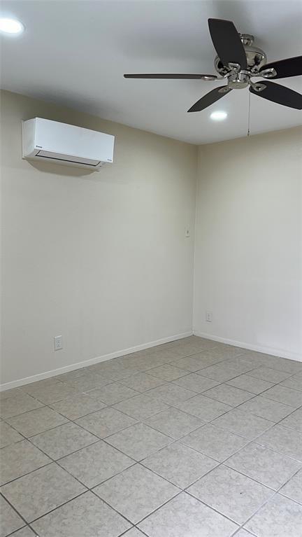 Building Photo - 1231 N LBJ Dr