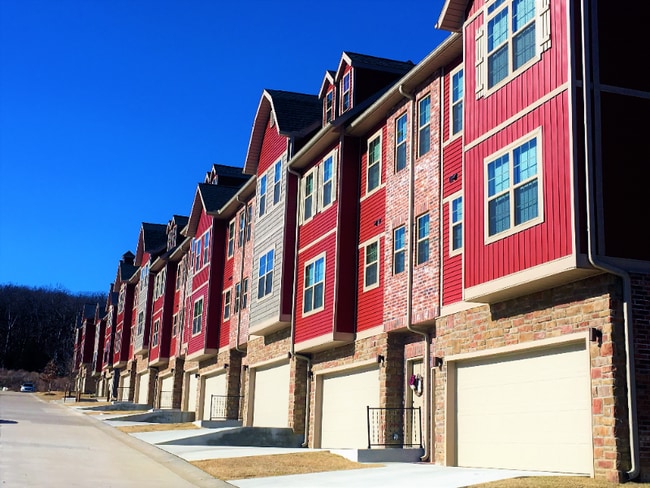 Photo - 2829 W Hillshire Dr Townhome