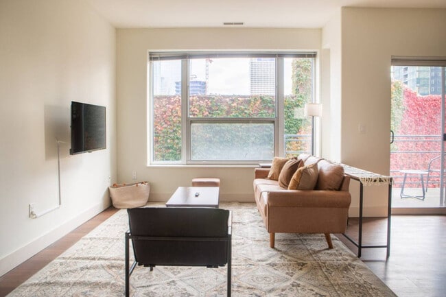 Foto del edificio - 1040 N Cass St