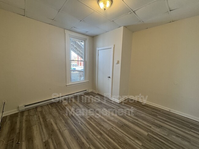 Building Photo - 42 E Washington St