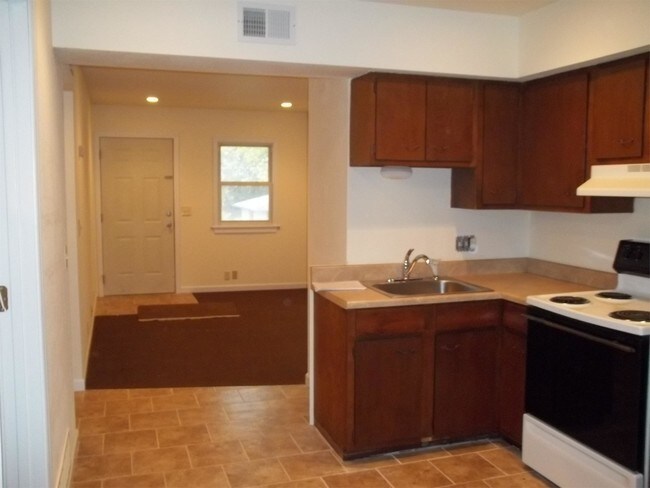 Foto del edificio - 709 E Culton St