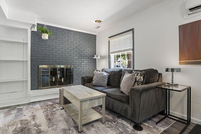 Foto del edificio - 1547 Fountain Ridge Rd