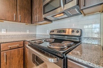 Building Photo - Westover Oaks