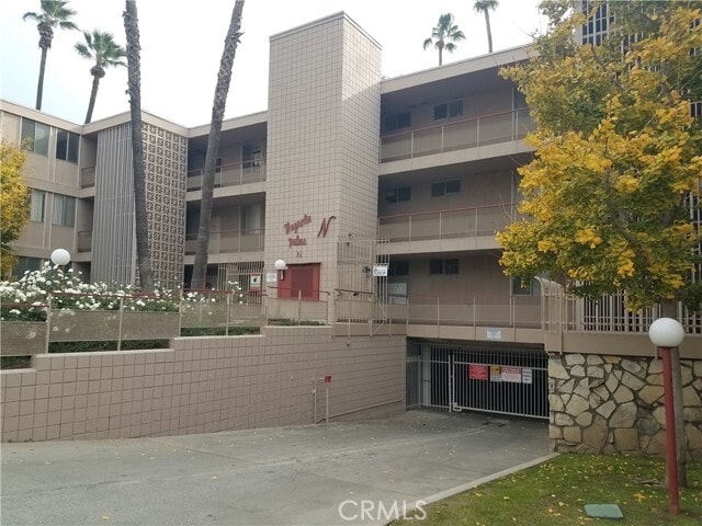 Building Photo - 6979 Palm Ct