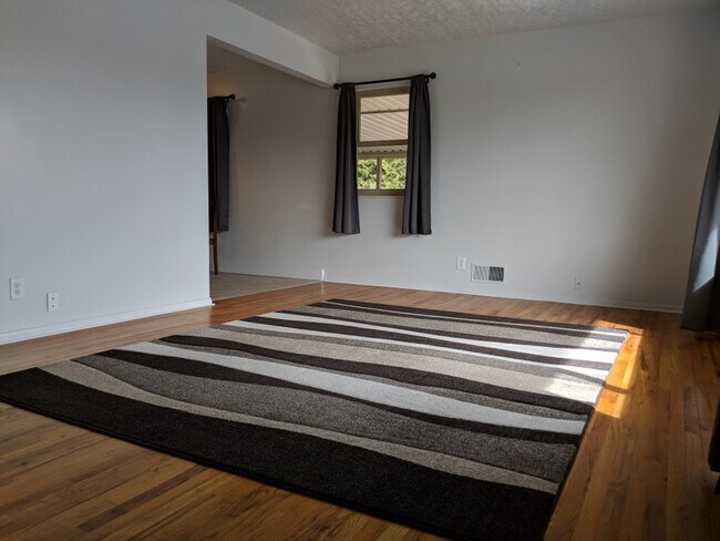 Foto del edificio - 1212 E 22nd St