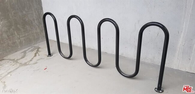 Building Photo - 1 br, 1 bath House - 11115 MCCORMICK St # 204