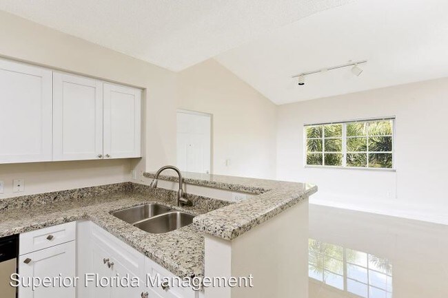 Foto del edificio - 4840 N State Road 7