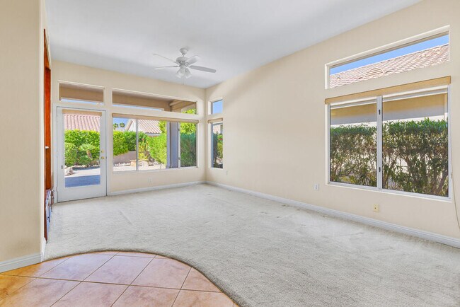 Foto del edificio - 78326 Moongold Rd