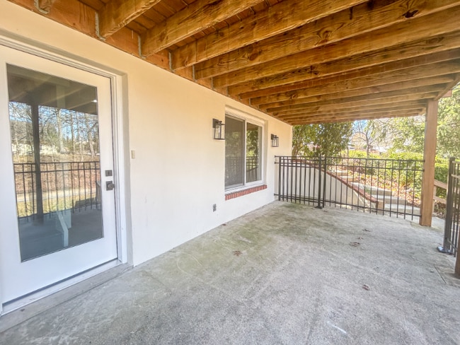 Foto del edificio - 15 Sloan Ln