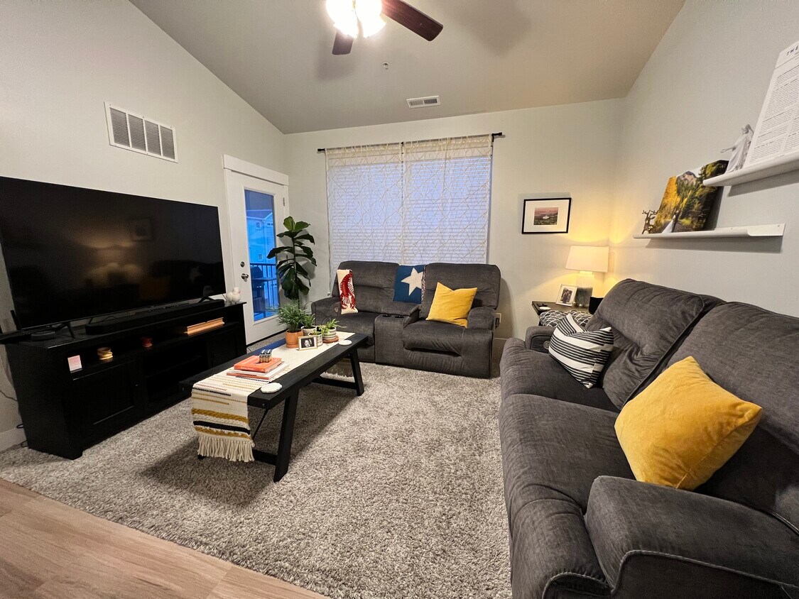 3766 W 1800 N Unit 3 Bed 2 bath condo in Leh, Lehi, UT 84043 Condo