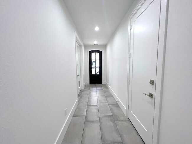 Foto del edificio - 2122 Blalock Rd