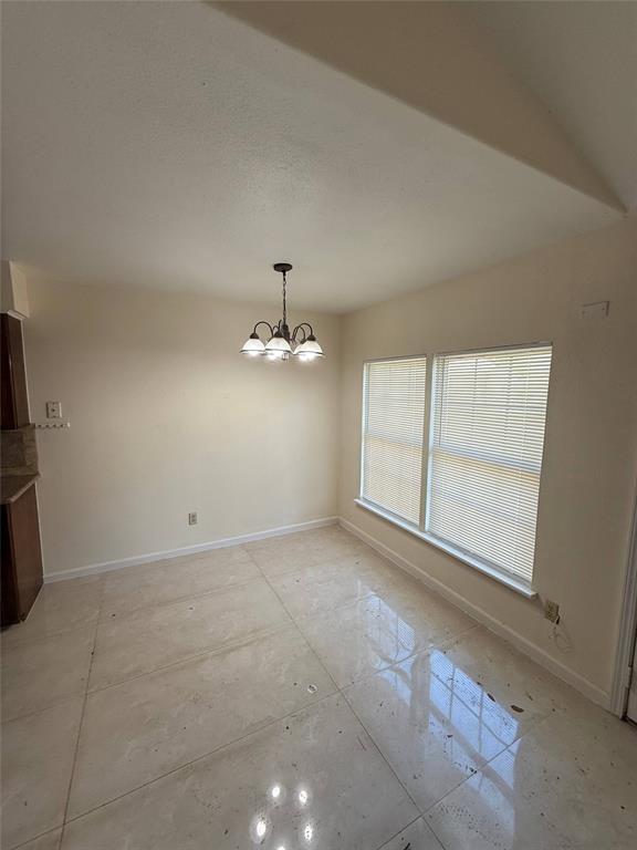 Foto del edificio - 5511 Lynngate Dr
