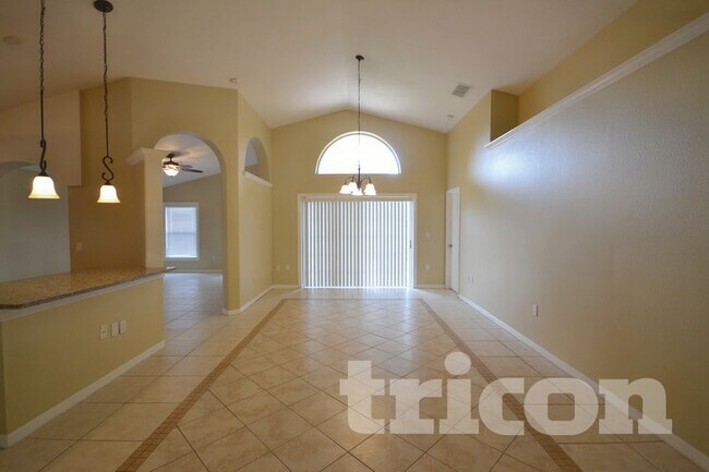 Building Photo - 2517 Clareside Dr