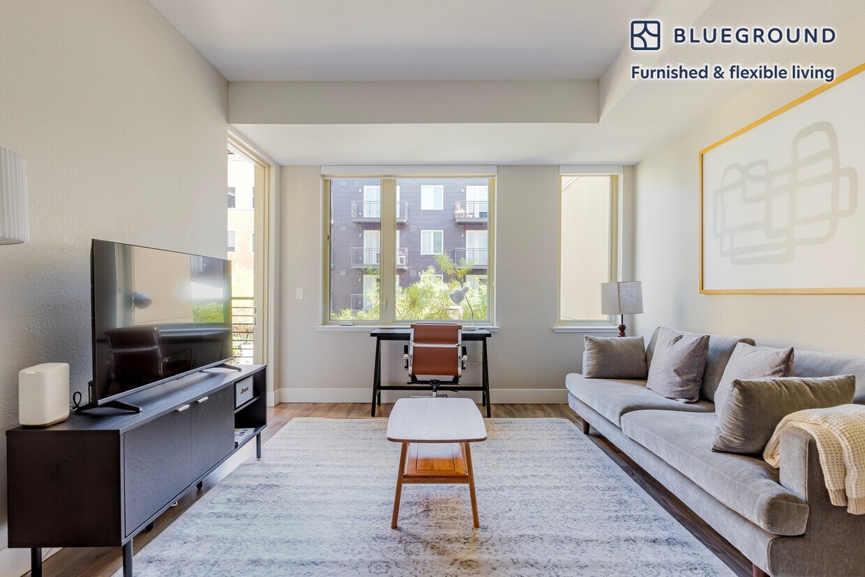 Foto principal - 555 San Antonio Rd