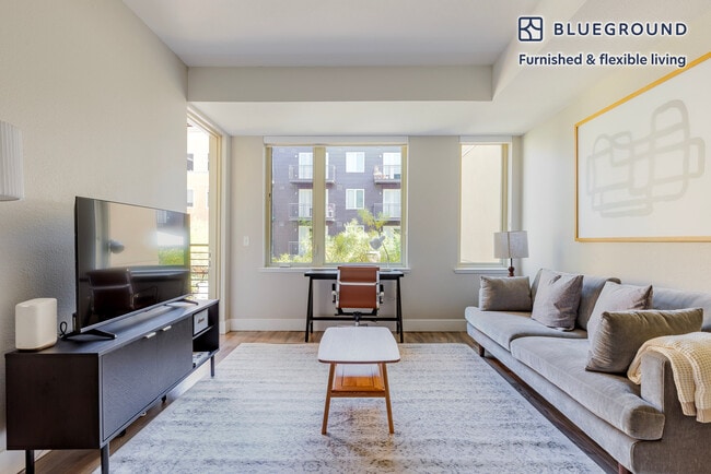 Building Photo - 555 San Antonio Rd