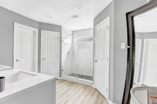 Foto del edificio - 1746 Cloister Dr